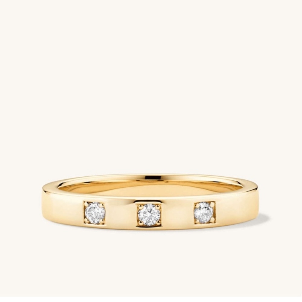 👸🏼 Mejuri 14k Gold Diamonds Band